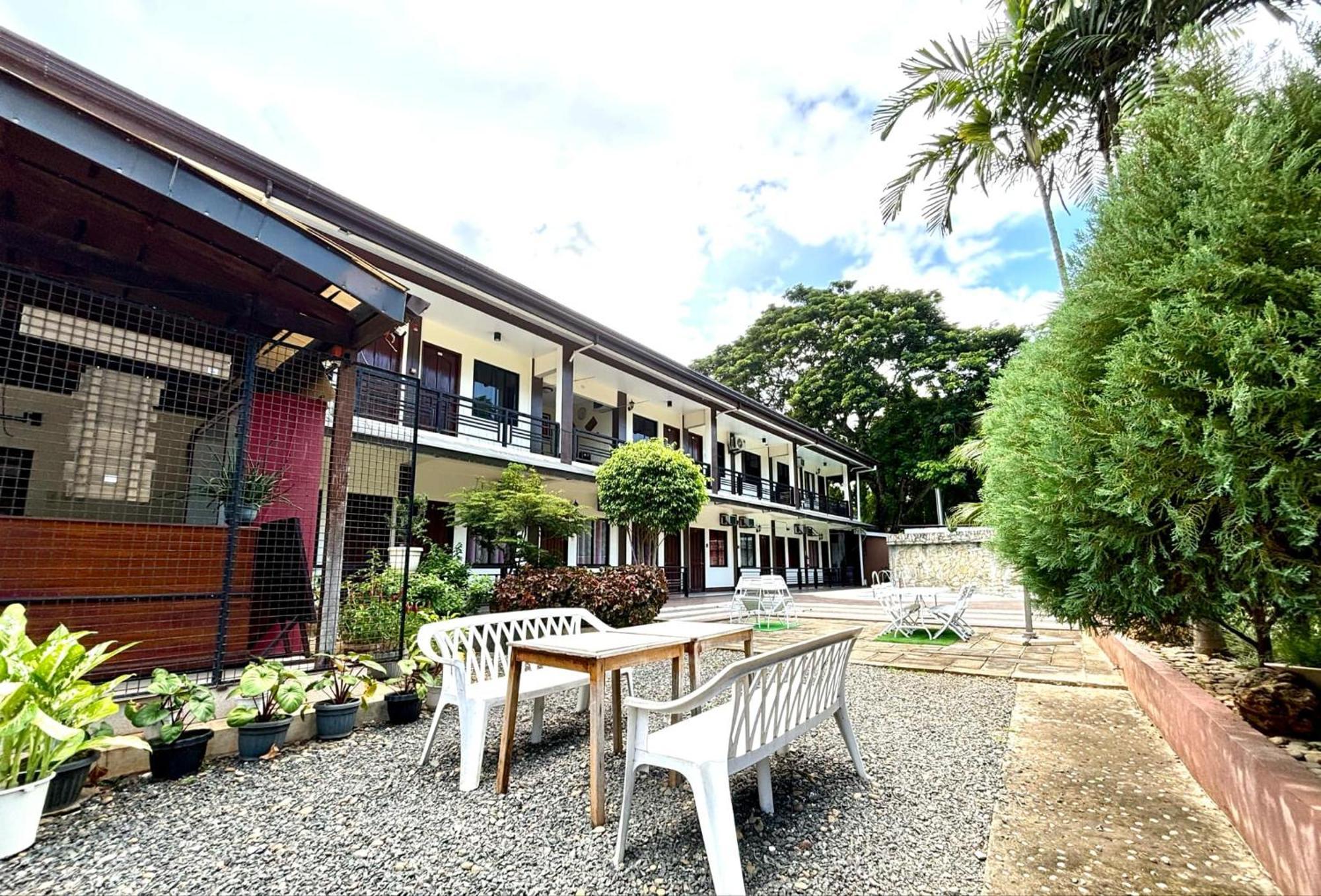 Diakopes Inn Puerto Princesa Esterno foto